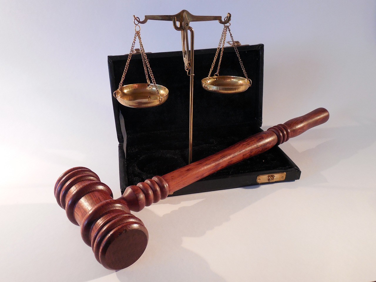 Julian Assange: cyber-attacks likely to increase as judicial proceedings continue